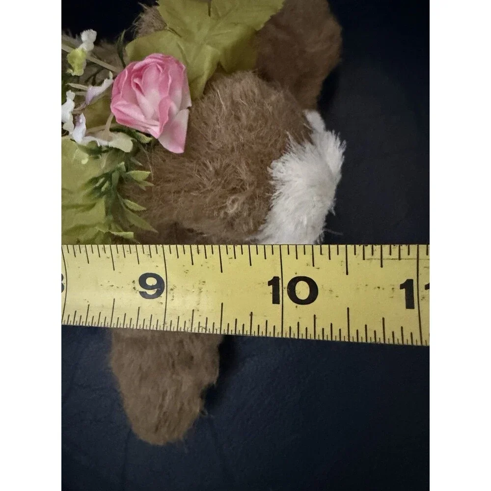 Pier 1 Sisal Straw Girl Bunny Rabbit Flowers Easter Tan & White Laying Decor